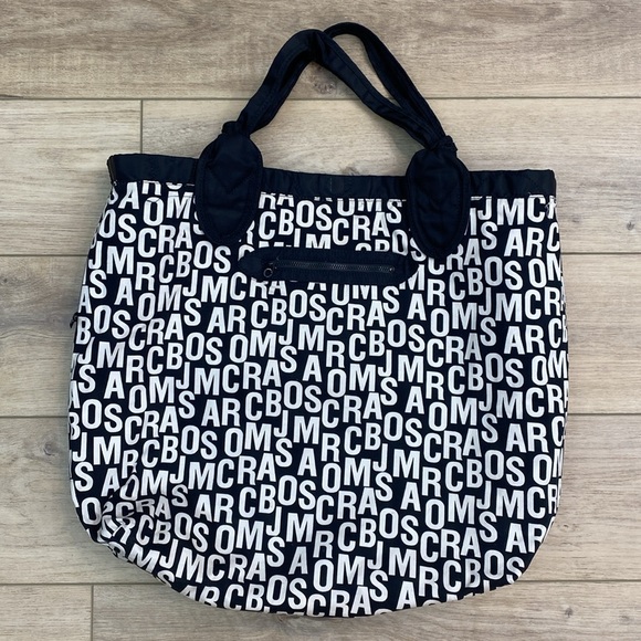 Marc Jacob’s | Tate Tote | Quilted Nylon Large Tote Bag - Picture 10 of 16